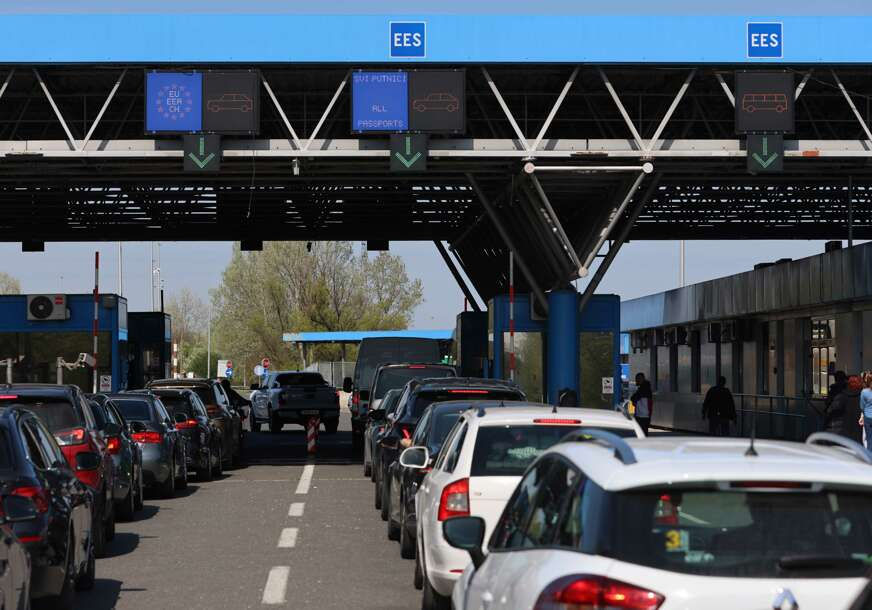 VOZAČI, BUDITE STRPLJIVI Duge kolone na granici sa Hrvatskom, na ulazu i izlazu iz BiH