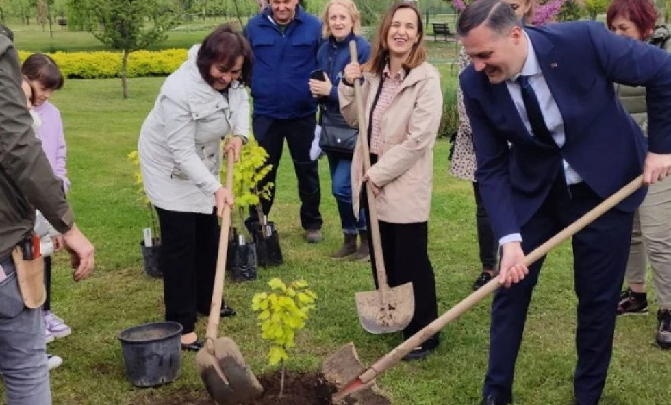 Dan planete Zemlje: Ministar Vipotnik posadio žutu bukvu u Banjaluci