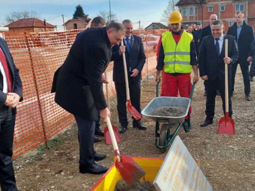 Dodik i zvaničnici položili kamen temeljac za pogon za proizvodnju elektronike