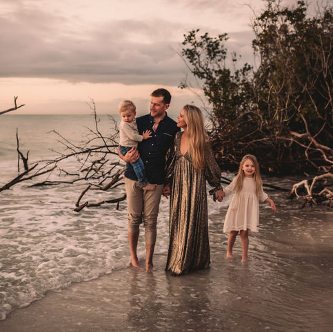 Sunset Driftwood Family Photos