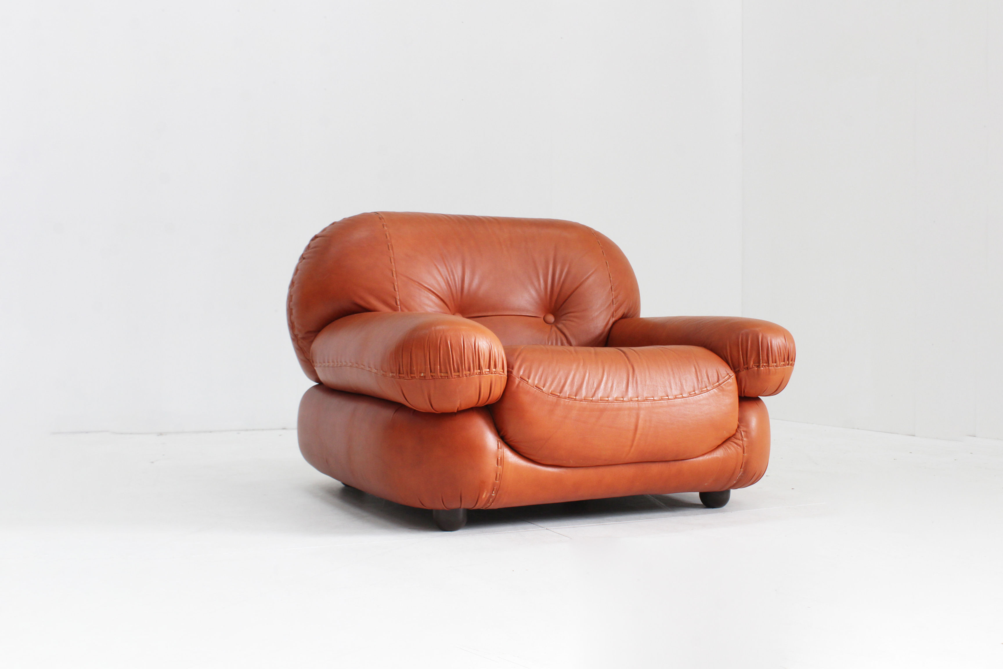 Vintage Sapporo Italian cognac leather armchair for Mobil Girgi 1970s