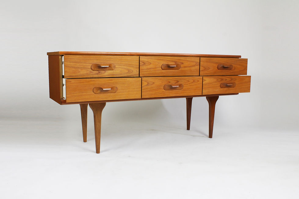 Thumbnail: Vintage teakhouten deens dressoir jaren 60
