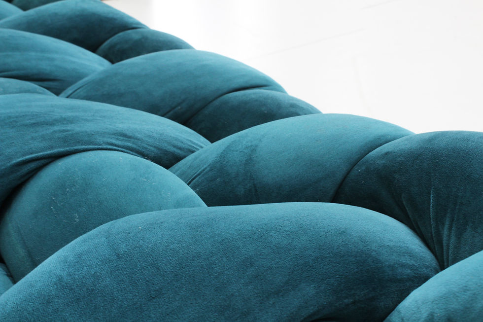 Thumbnail: Vintage sofa in boa vorm in blauw velours stof . Echt een statement piece in je interieur!