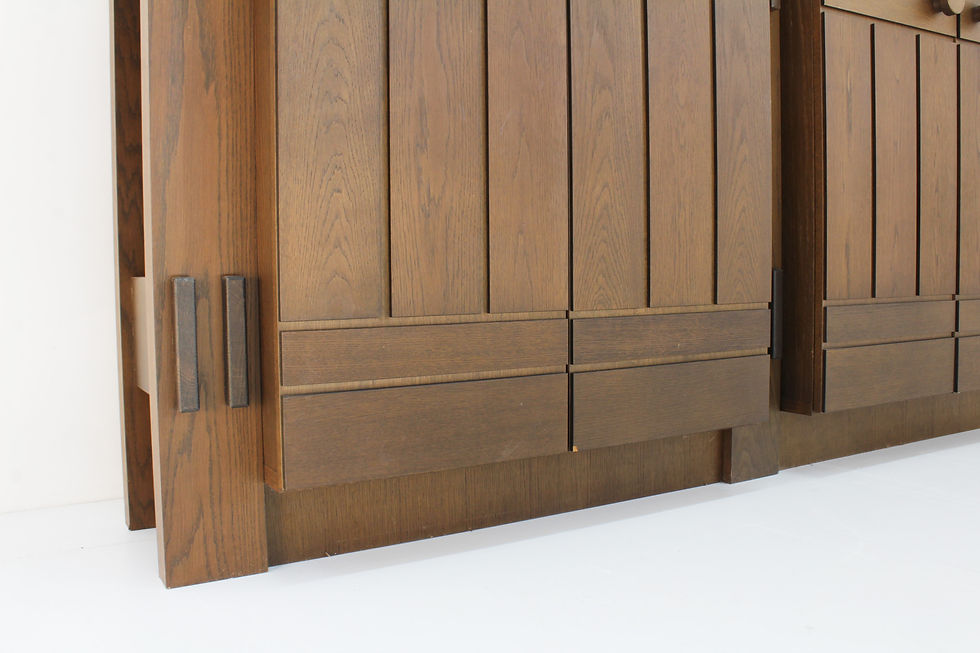 Thumbnail: Vintage Brutalist sideboard van hout uit de jaren 70. Prachtig vormgegeven met speels grafisch design.