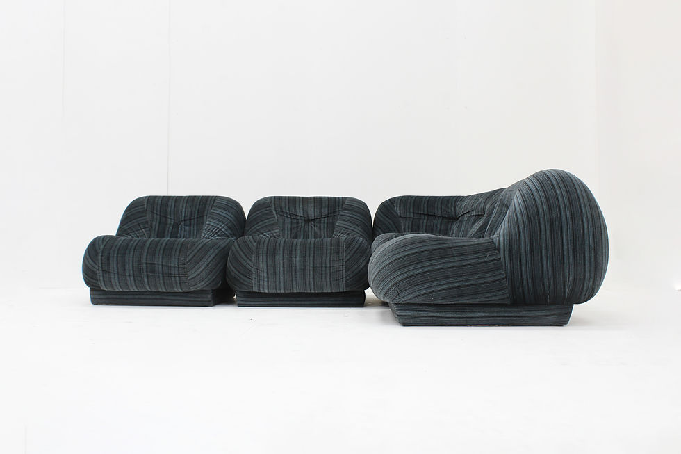 Vintage modular sectional lounge sofa in a beautiful blue fabric from the 70s from italy.