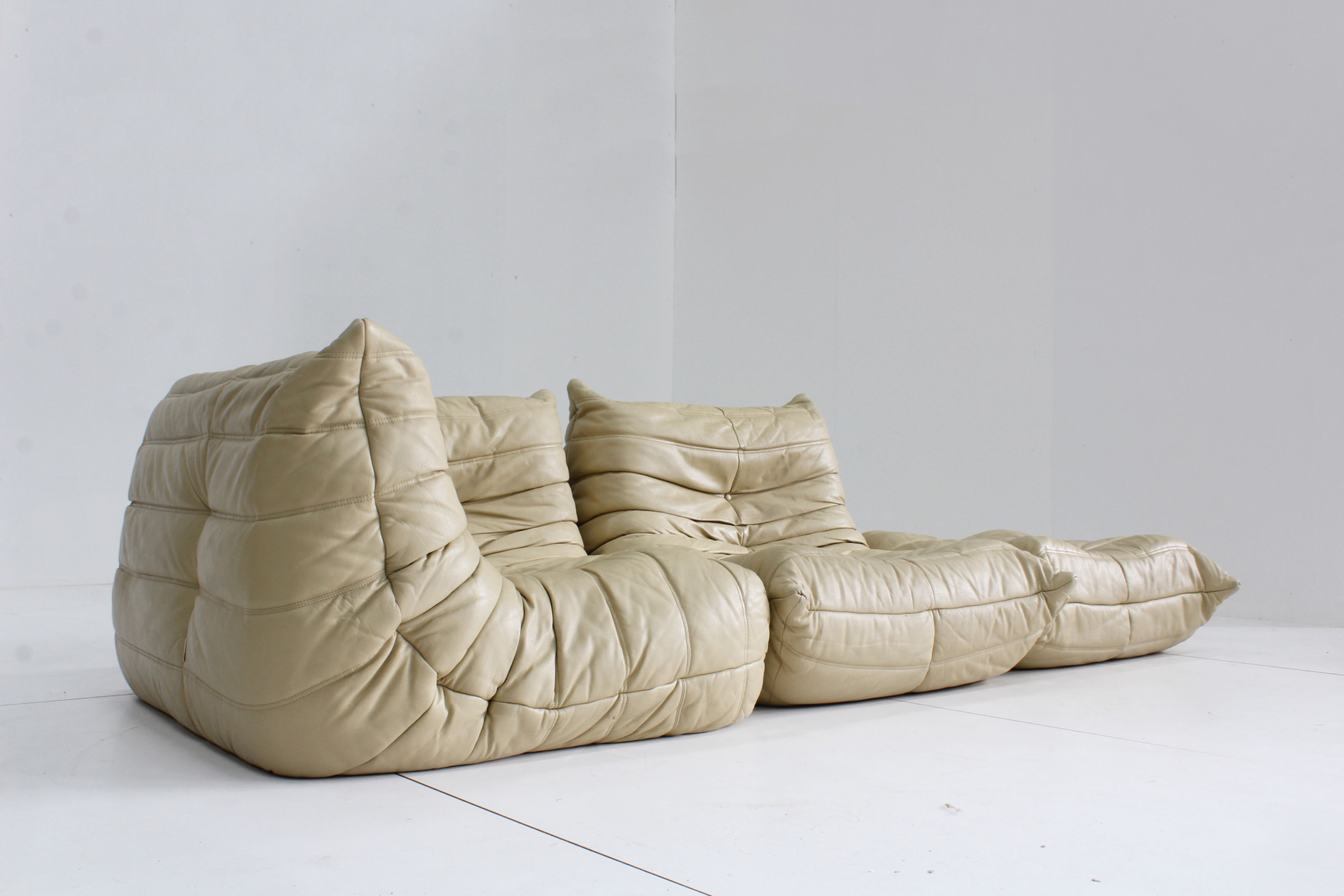 Original Togo ligne Roset sofa set cream leather by Michel Ducaroy