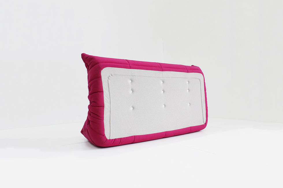 Thumbnail: Original Togo ligne Roset 3 seater sofa in pink fabric by Michel Ducaroy