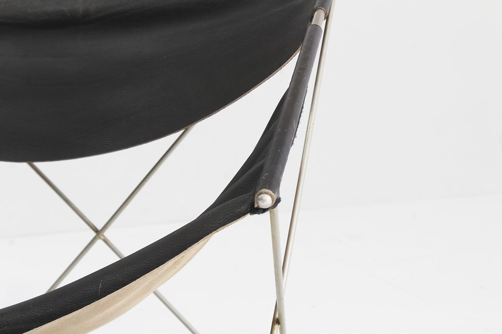 Thumbnail: Artifort F675 Butterfly lounge chair by Pierre Paulin