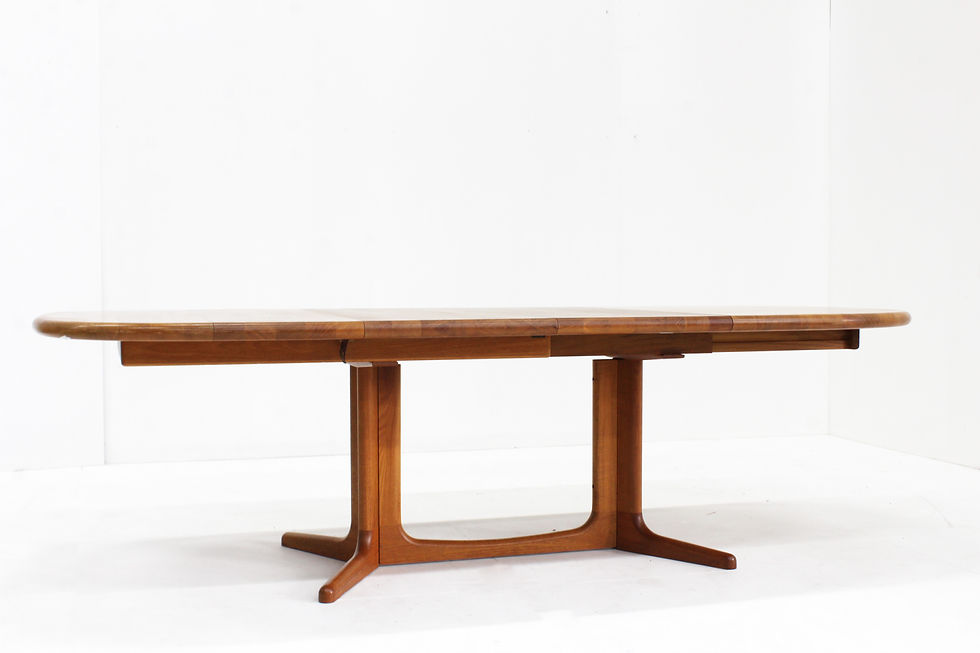 Thumbnail: Vintage Glostrup deense ovalen uitschuifbare eettafel tafel massief teak