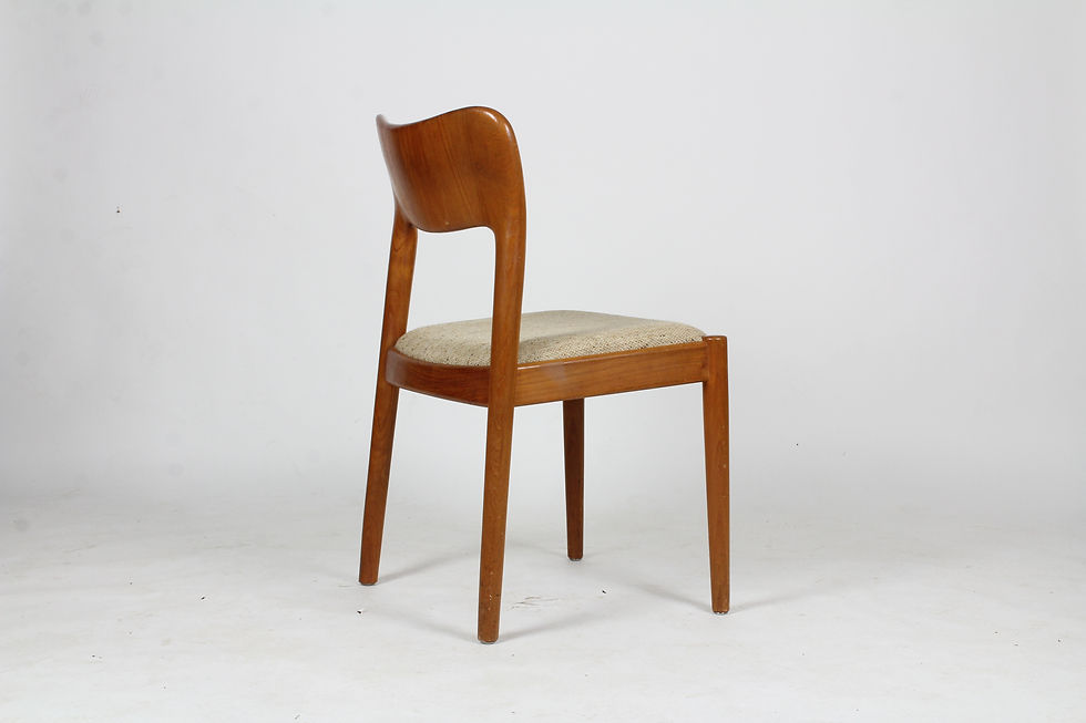 Thumbnail: Set van 4 deense  Niels Koefoeds Hornslet eetkamer stoelen
