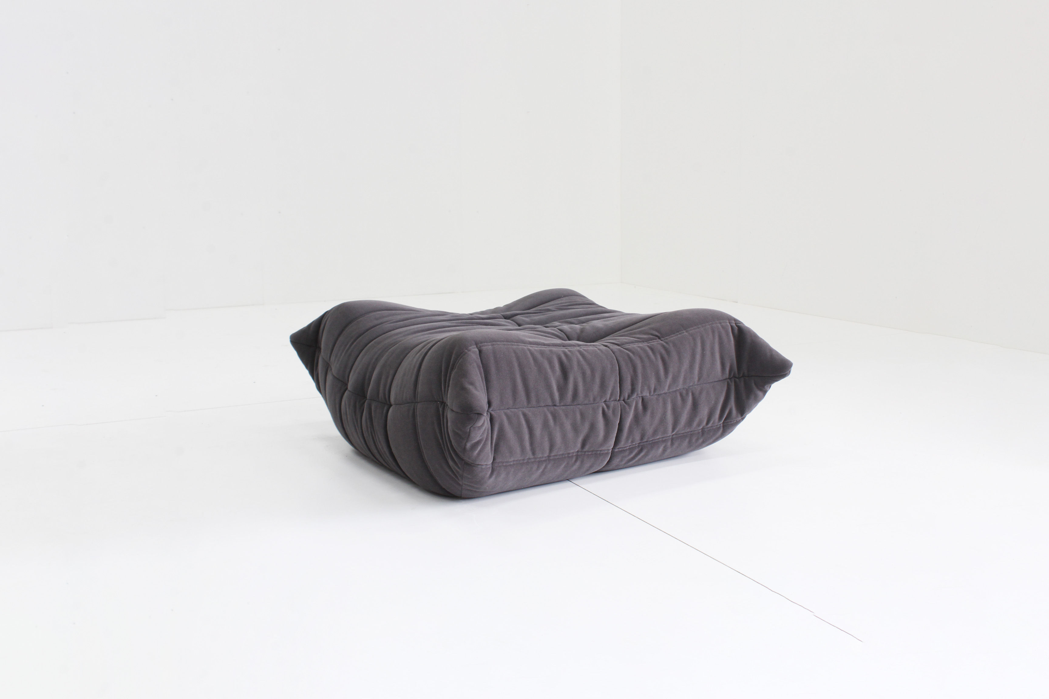 Ligne Roset Togo Poef van Michel Ducaroy