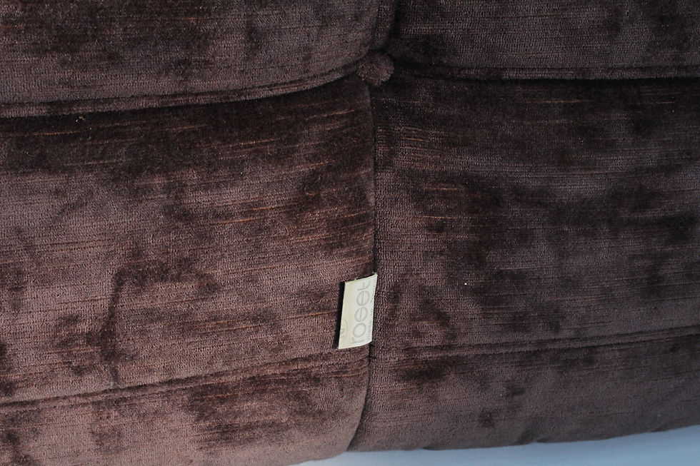 Thumbnail: Vintage Togo Ligne Roset sofa tweezitter 1984 velours bruin