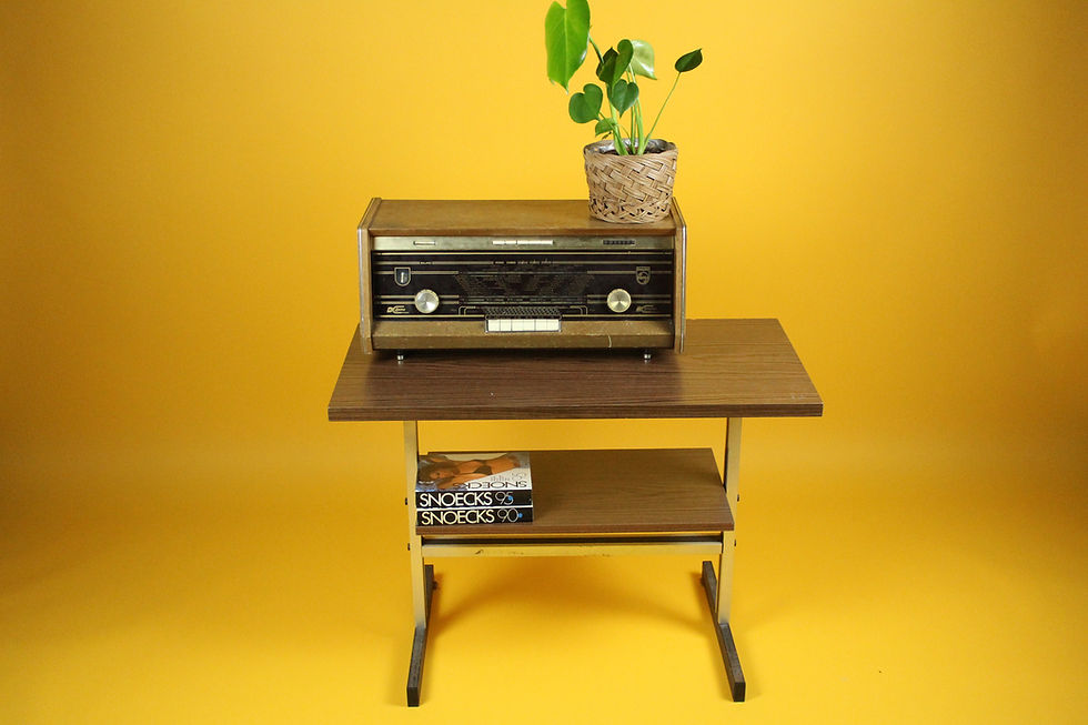 Thumbnail: Vintage Philips radio ter decoratie
