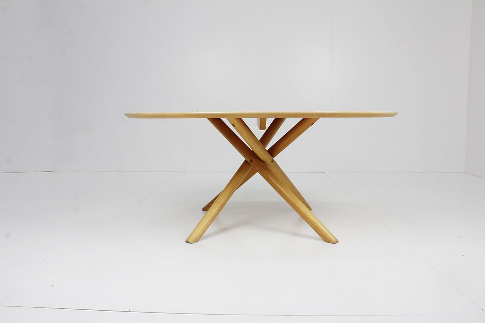 Thumbnail: Vintage massief houten ovale salontafel