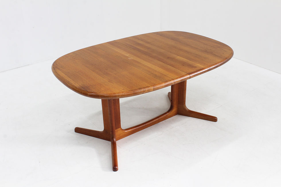 Thumbnail: Vintage deense ovalen uitschuifbare eettafel tafel massief teak Glostrup     Deense ovalen uitschuifbare eettafel van massief