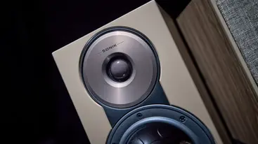 DALI Sonik Lands: A New Budget Speaker Line Promises Big Sound — but at the Cost of a Modern Classic