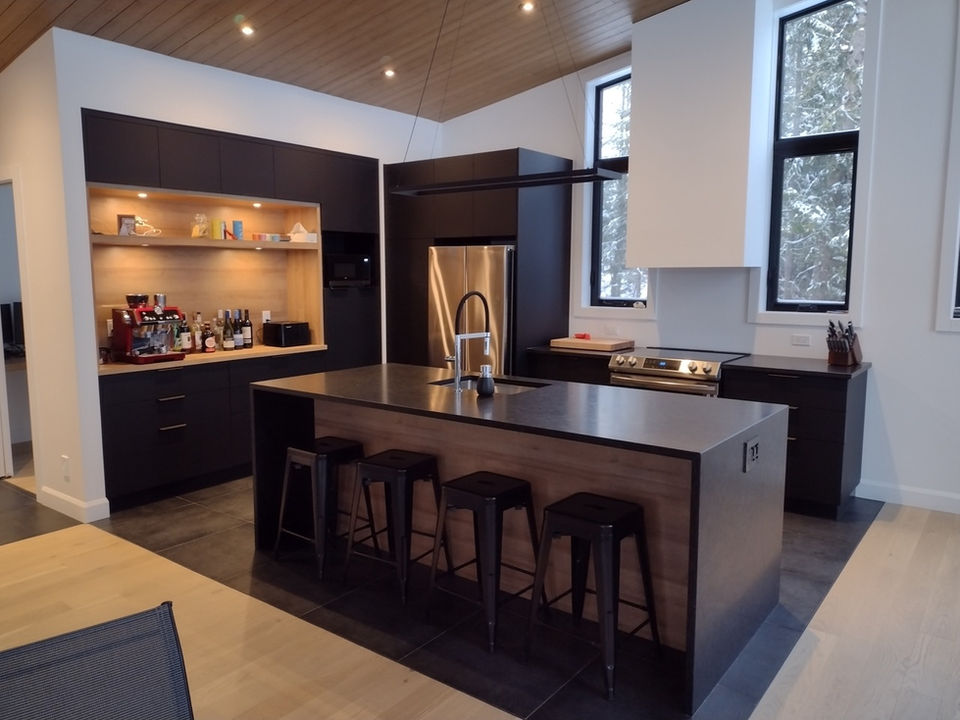 Armoires GL situé à Saint-Magloire se spécialise dans la conception et fabrication sur mesure d’armoires de cuisine, salle de bain, salle de lavage, walk-in. Offrant des services complets d’installation et rénovation, et ébénisterie, nous garantissons des armoires de cuisine et mobilier commercial sur mesure de qualité. Installation d’armoires de cuisine à Saint-Magloire, Etchemins. Fabrication d’armoires sur mesure à Saint-Magloire, Etchemins. Armoires de salle de bain à Saint-Magloire, Etchemins.   Conception sur mesure d’armoires à Saint-Magloire, Etchemins. Armoires de cuisine sur mesure à Saint-Magloire, Etchemins. Fabrication d’armoires salle de lavage, à Saint-Magloire, Etchemins. Armoires de salle de bain sur mesure à Saint-Magloire, Etchemins. Conception mobilier commercial à Saint-Magloire, Etchemins. Fabrication de mobilier sur mesure à Saint-Magloire, Etchemins. Rénovation de cuisine à Saint-Magloire, Etchemins. Ébénisterie à Saint-Magloire, Etchemins.  