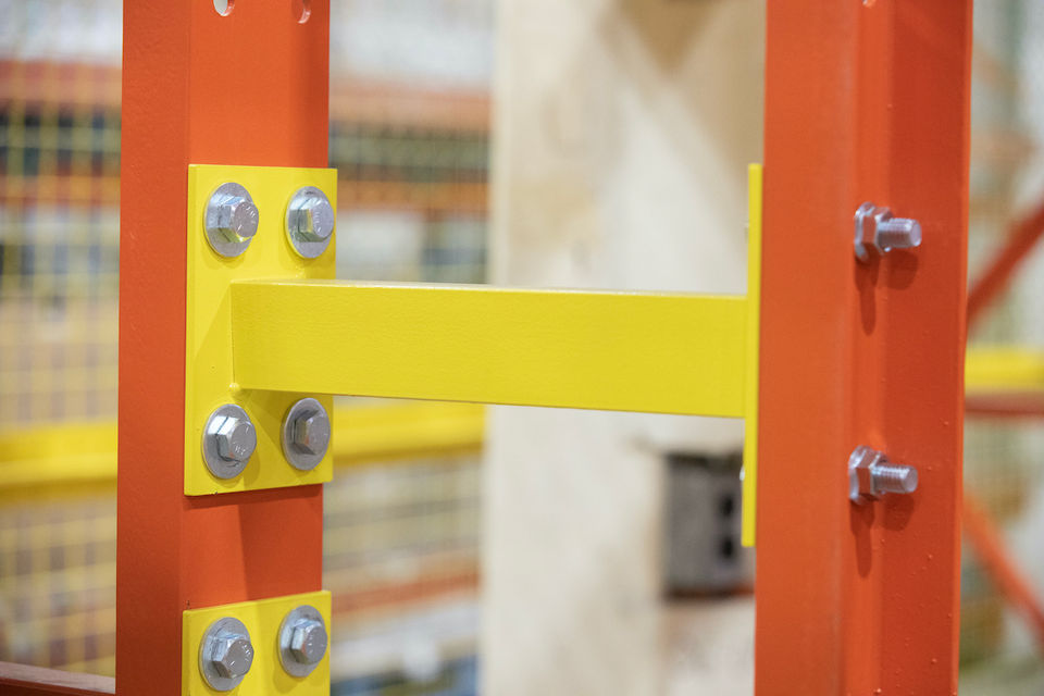 Installation et réalisation d'un système de palettiers en entrepôt - espace industriel - entreposage