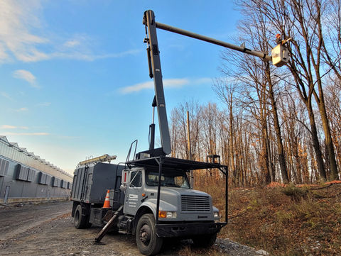 Abattage Arbtec is a tree service company specializing in pruning (pruning) and tree felling, tree planting, stump removal, fruit pruning, guying. We serve the regions of Salaberry-de-Valleyfield, the West Island, Châteauguay, Vaudreuil, Dorion, Ormstown, Saint-Zotique, Saint-Anicet, Rigaud, Kirkland, Pointe-Claire, Mercier, Dorval, Dollard-des-Ormeaux, Hudson , Coteau-du-Lac, Les Coteaux, Saint-Lazare, Pierrefonds, Pincourt, Rivière-Beaudette, Les Cèdres, St-Clet, Beaconsfield, Beauharnois, Huntingdon, Melocheville, Saint-Timothée, Sainte-Barbe, Saint-Stanislas, Sainte -Martine, Senneville, Saint-Polycarpe, Pointe-des-Cascades, Léry. Valleyfield tree felling. West Island tree felling. Tree felling Vaudreuil. Chateauguay tree felling. Pointe-Claire tree felling. Tree felling Dorval. Tree felling Saint-Lazare. Valleyfield tree pruning. West Island tree pruning. Vaudreuil tree pruning. Pruning of trees.