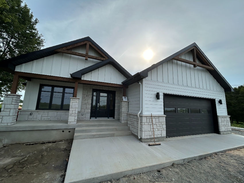 Structures Conception AV, à Saint-Joseph-de-Beauce, se spécialise dans la conception, la fabrication, et l’installation de structures en bois massif. 
Que vous rêviez de pergolas, de colonnes en bois massif, ou de poutres intérieures et extérieures, notre expertise est au service de vos projets. 
Chaque structure en bois massif que nous concevons, qu’il s’agisse de poutres décoratives ou d’une charpente en bois massif, nous vous accompagnons de la conception à l’installation. 
Que ce soit pour des projets personnalisés en bois ou des projets architecturaux personnalisés, Structures Conception AV transforme le bois massif en structures de bois durable.
Structures en bois massif à Saint-Joseph-de-Beauce. Fabrication de structures en bois massif à Saint-Joseph-de-Beauce. Colonnes en bois massif à Saint-Joseph-de-Beauce.
Poutres intérieures et extérieures à Saint-Joseph-de-Beauce. Conception de structures en bois massif à Saint-Joseph-de-Beauce. Installation de structures de bois massif. 