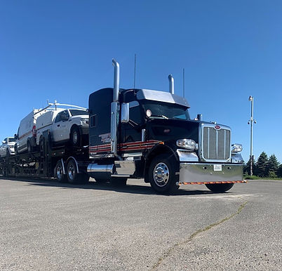 Transport G. Bourget est une entreprise de Beaumont spécialisée depuis 25 ans dans le transport automobile partout au Québec, en Ontario, dans l'Ouest Canadien et les Maritimes. Nous offrons également le service de transport de véhicules Québec-Floride pour les snowbirds. Transport de voitures pour concessionnaires pour livraison courte ou longue distance partout au Canada. Transport de voiture par camion highway Canada-États-Unis. Transport d'autos par camion. Transport de véhicule par camion.