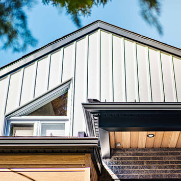 Construction résidentielle réalisée par Constructions Olivier Buteau, entrepreneur général à Lac-Etchemin, expert en projets clés en main et finition extérieure.