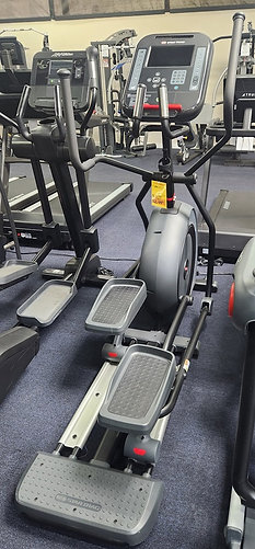 Star Trac 4 Series Elliptical w/10" LCD Console USED