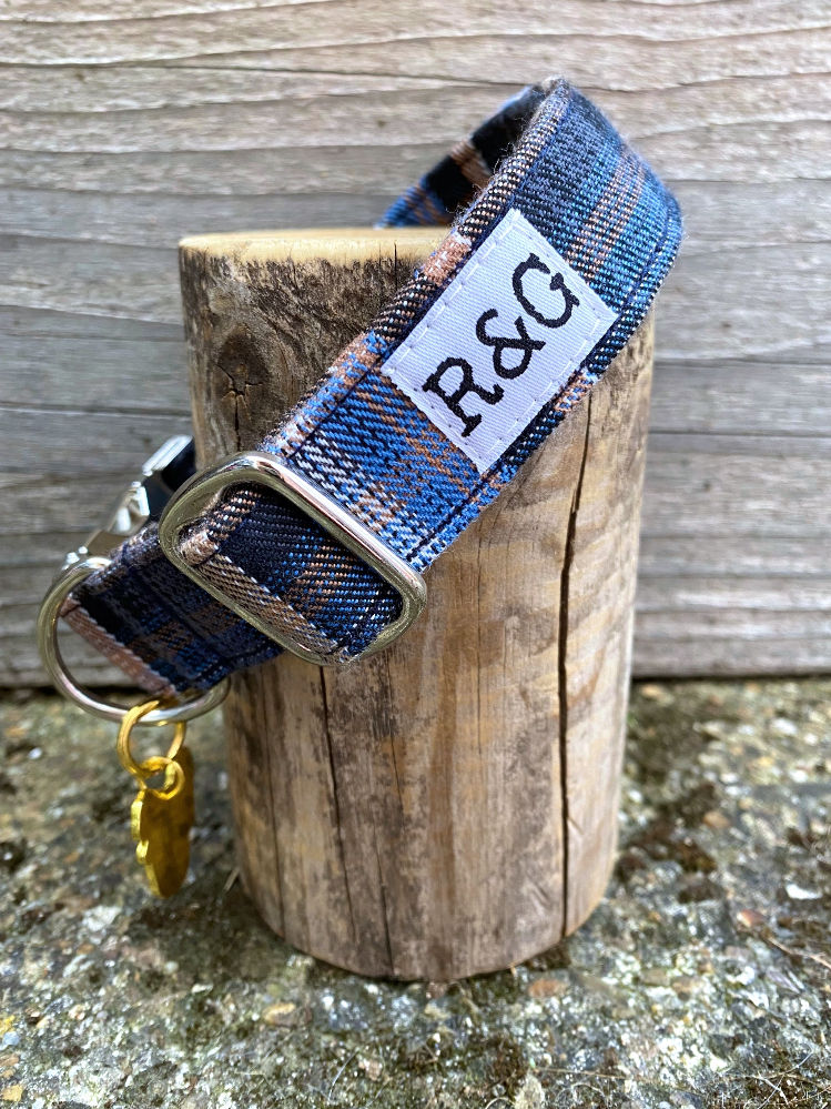 Thumbnail: Airdrie Collar