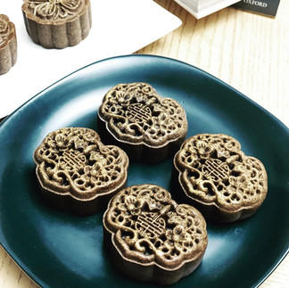 Black Gojiberry Mooncake | My Blue Tea