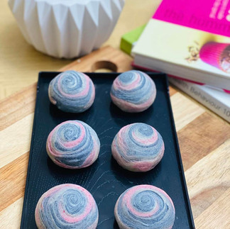 Butterfly Pea flaky mooncakes | My Blue Tea