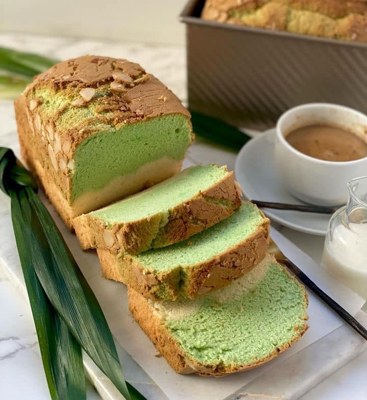 How to Create the Ultimate Pandan Pillow Cake: A Perfect Union of Chiffon and Sponge Cake
