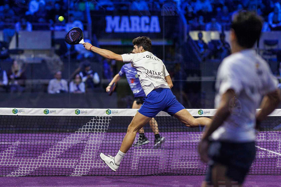 Coello rematando. Foto: Hexagon Cup