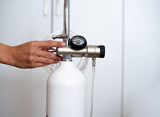 Oxygen breathing gas cylinder for using at home portable Breathing device for asthma and c