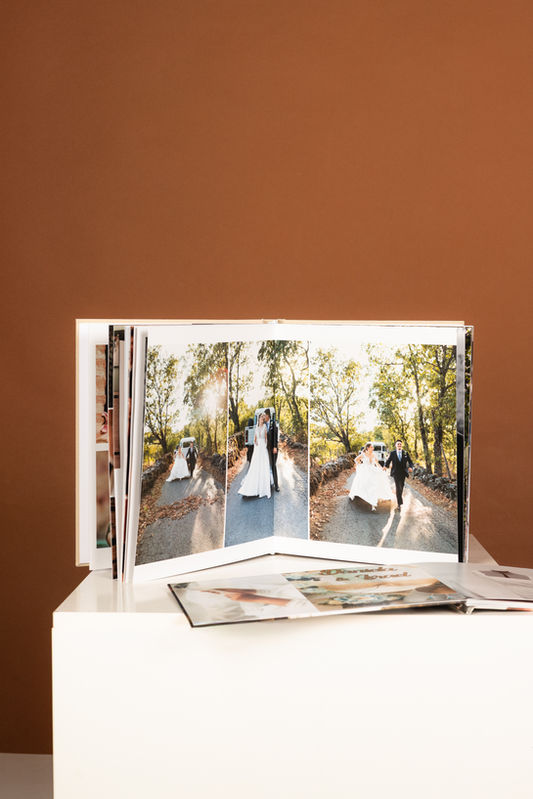 interior de álbum con papel mate sin reflejos