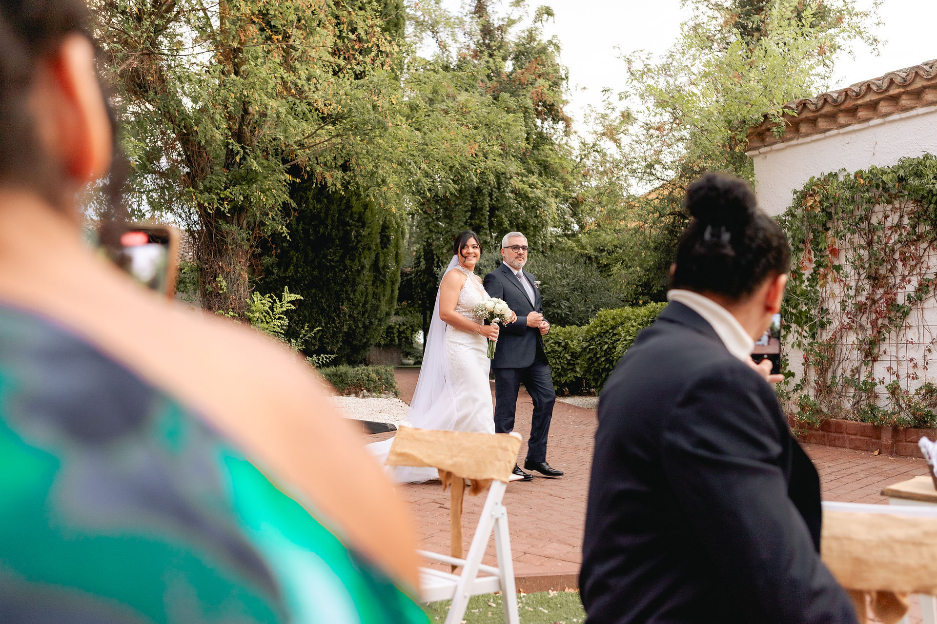 fotografia de boda documental en finca gurugu en alcala de henares en madrid