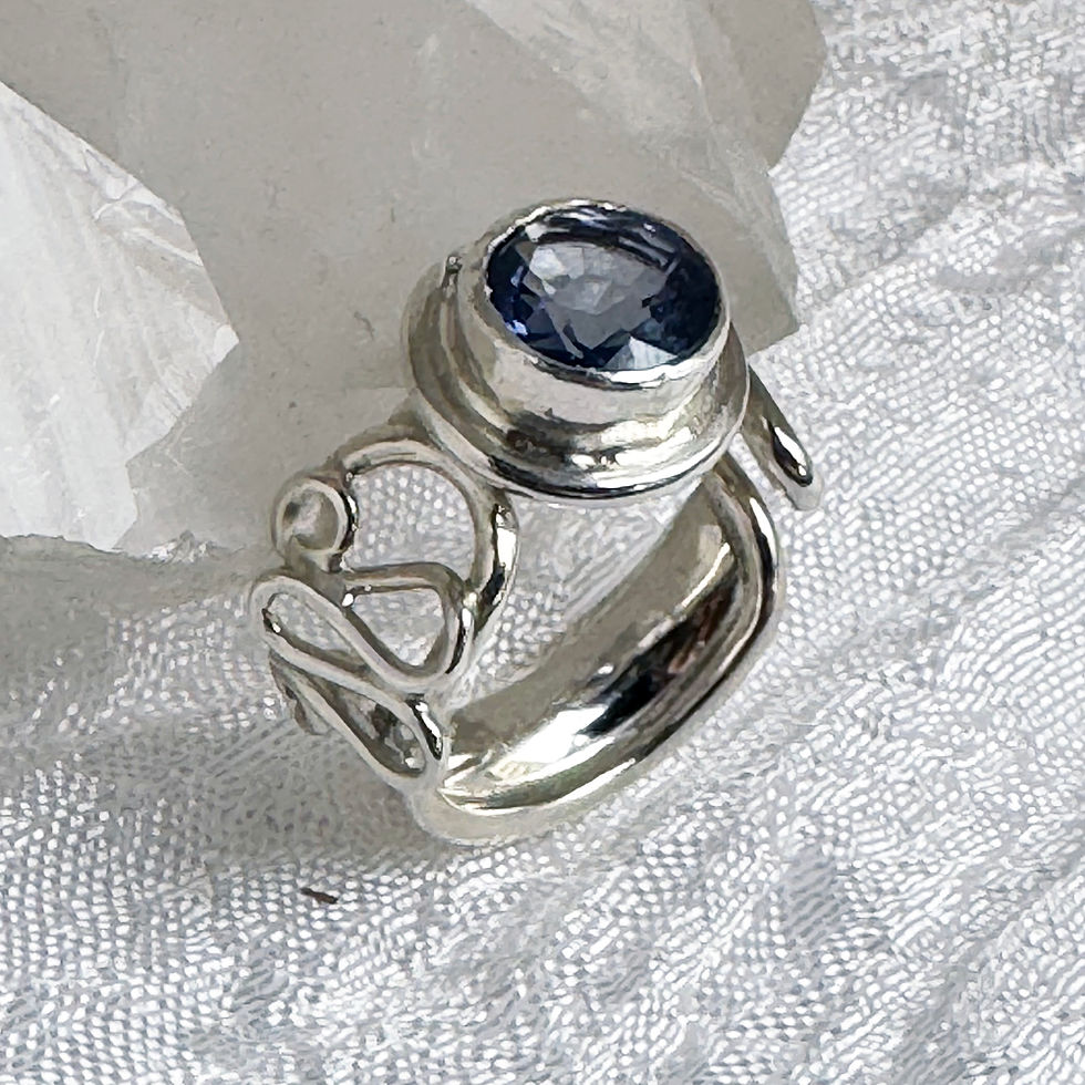 Thumbnail: Classic Azure ring