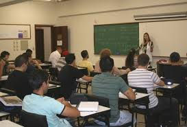 Cursos para profissionais da Engenharia Civil e Arquitetura.