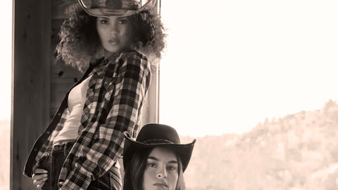 Modell fra Elementmodell byrå med cowboy hatter og klær fra starsandstripes figgjo. katalog bilder