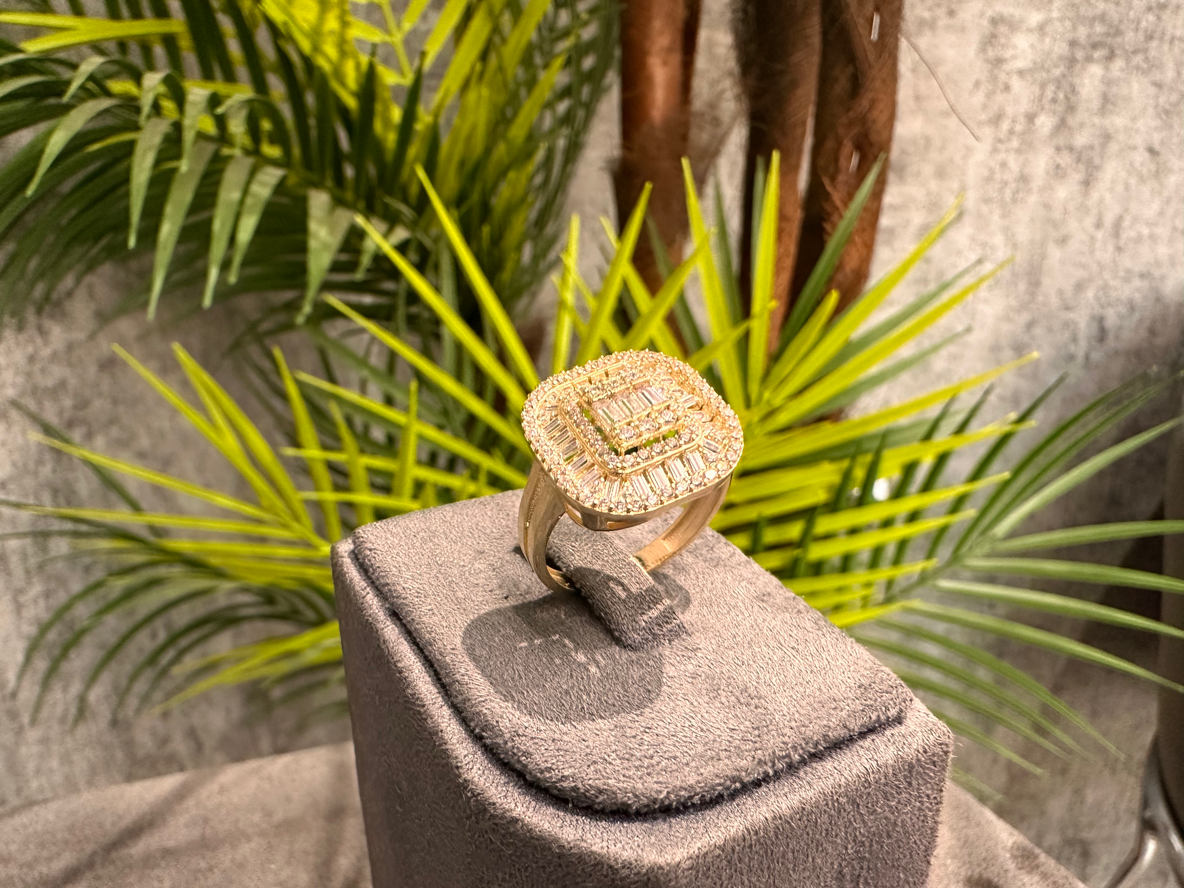 Aurea Ottavia – Köşeleri Yuvarlatılmış Sekizgen Form Yüzük