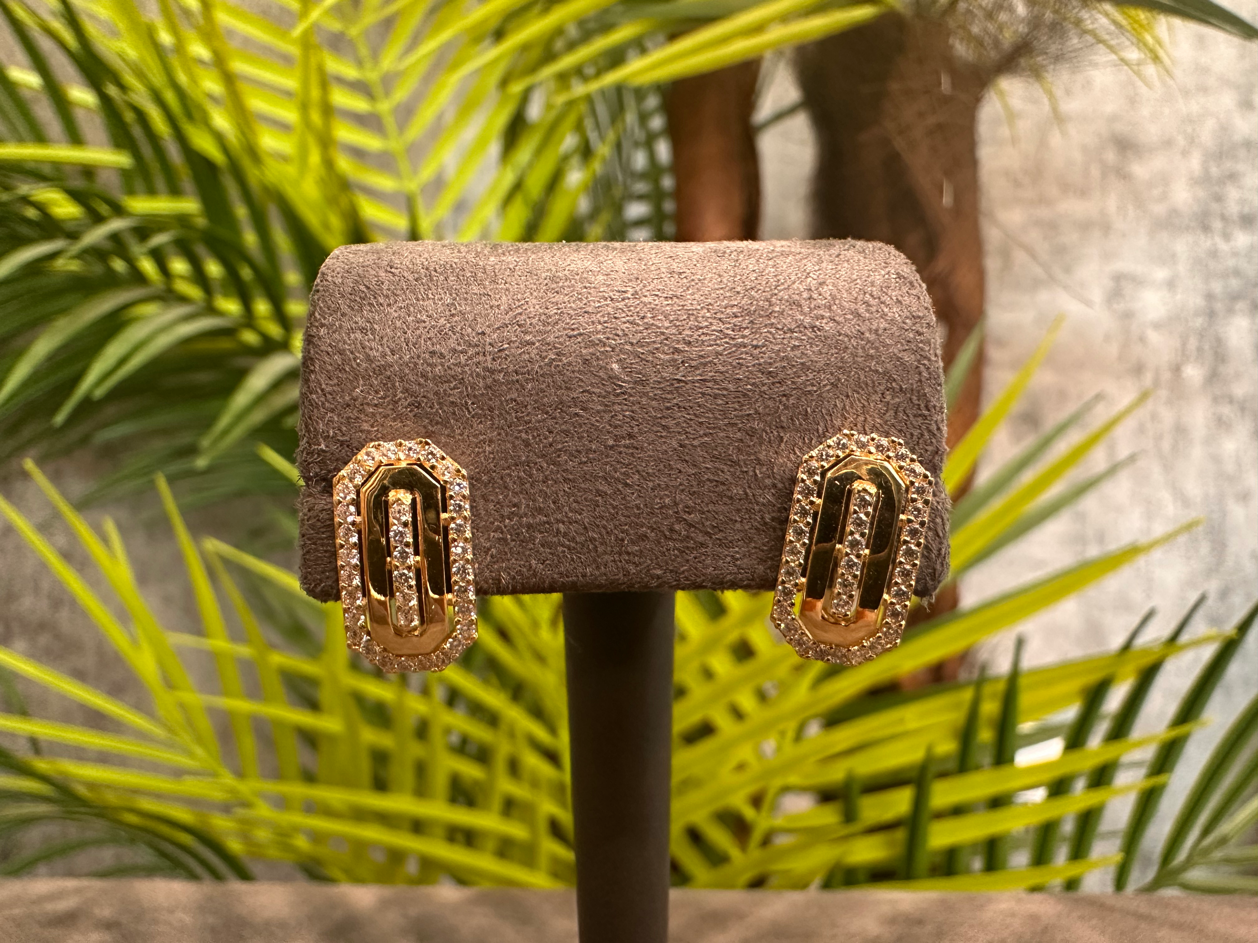 Octa – Sekizgen Formlu Taş Detaylı Küpe