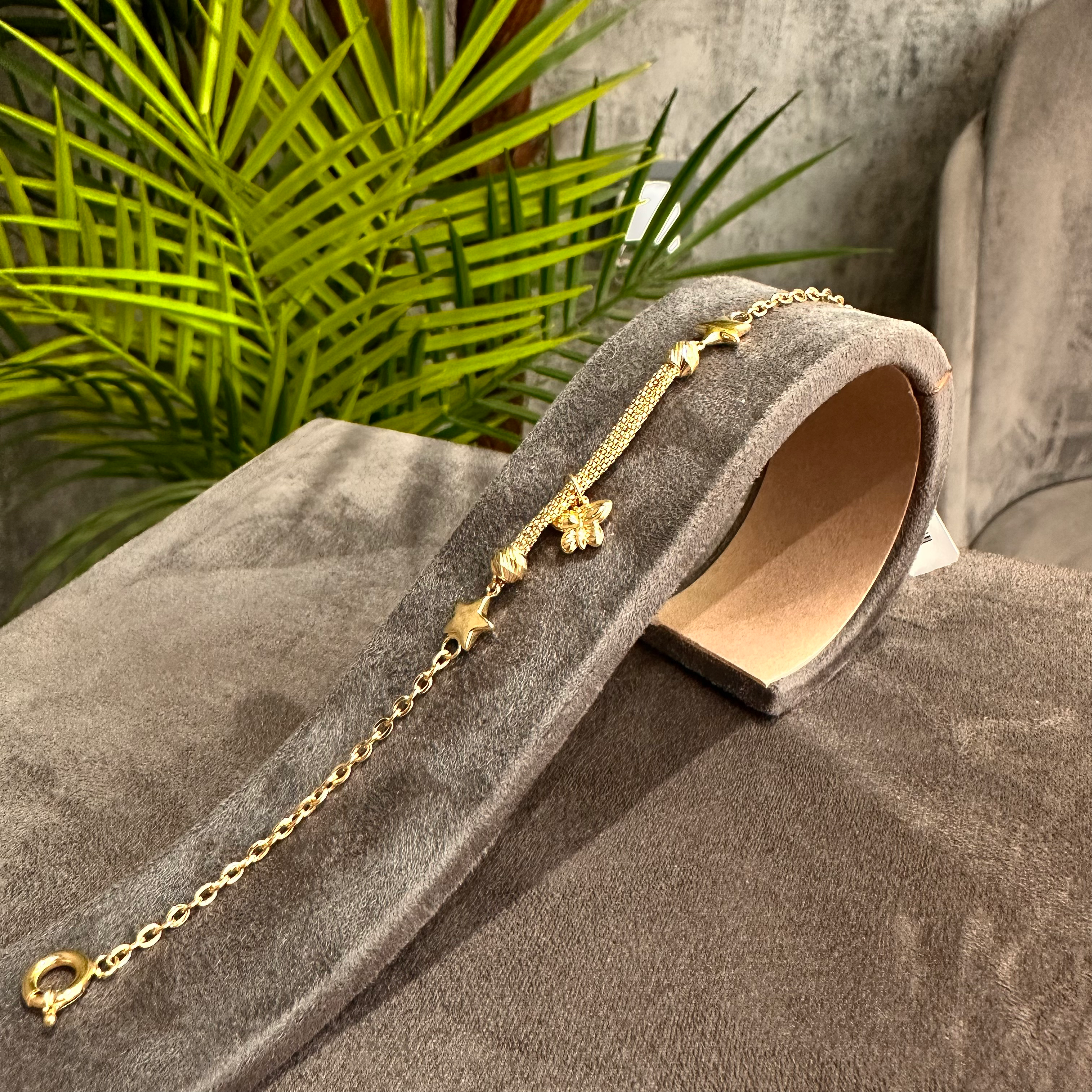 Stella – Charm Detaylı 14 Ayar Altın Bileklik