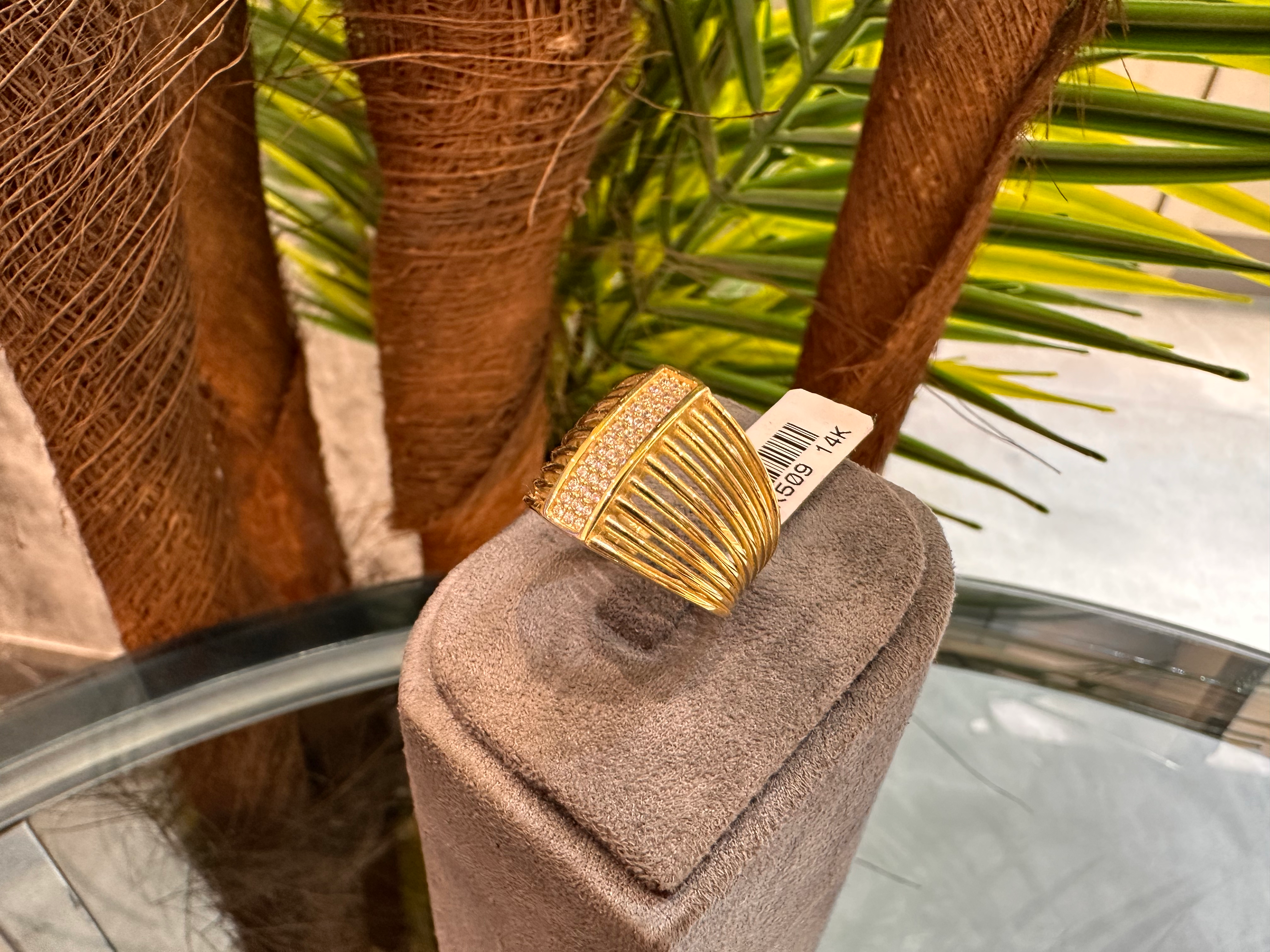 Lina – Işıltı Şeritli Gold Yüzük