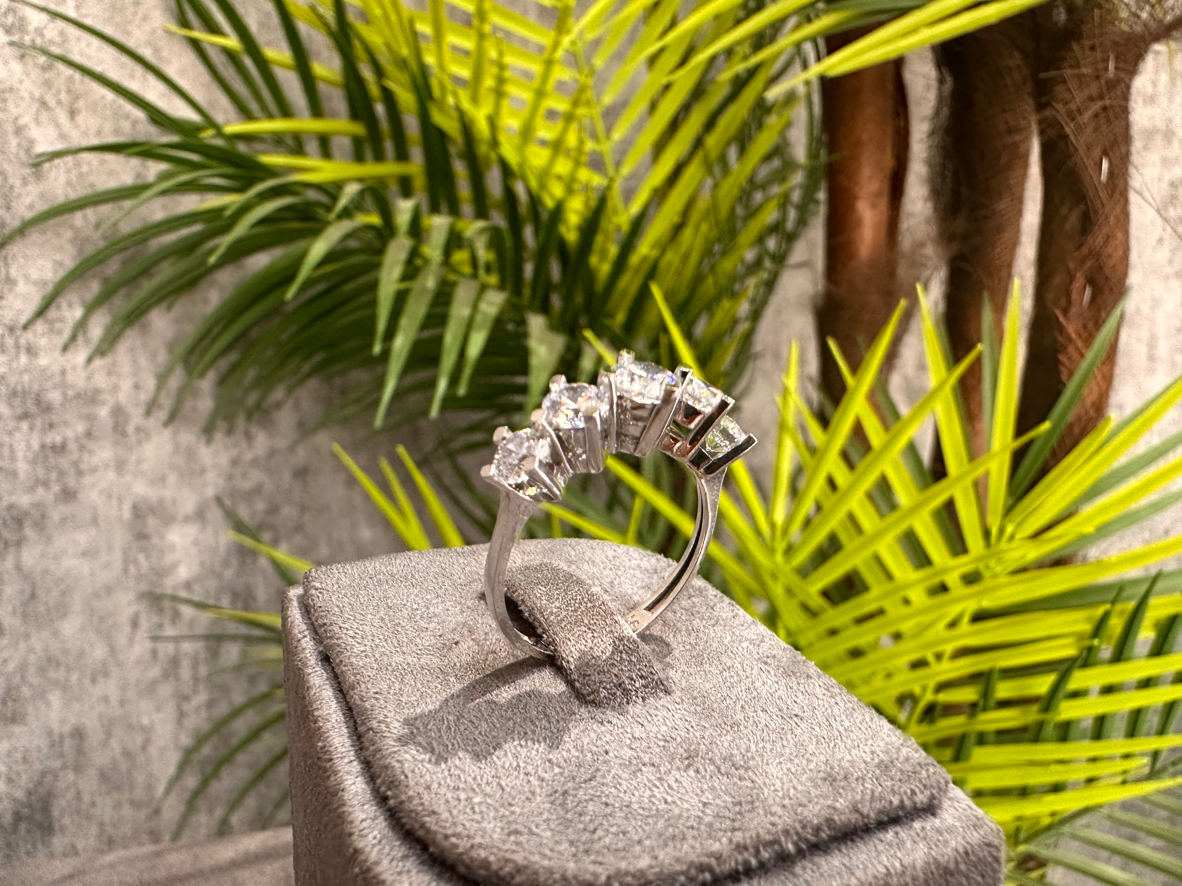 Cinque Linea – 14 Ayar Beyaz Altın Beştaş Yüzük