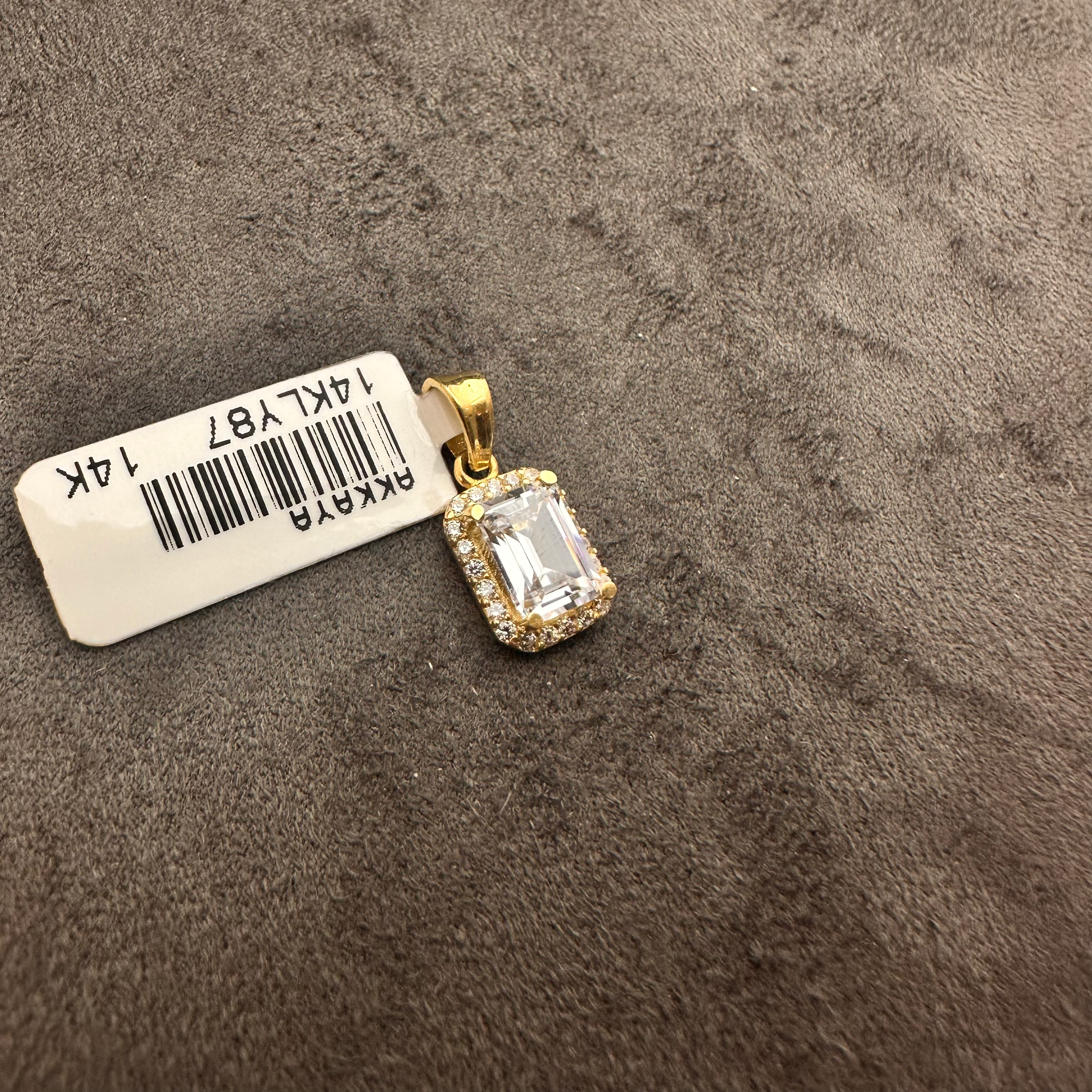 Clara – 14 Ayar Baget Taşlı Zarif Kolye Ucu