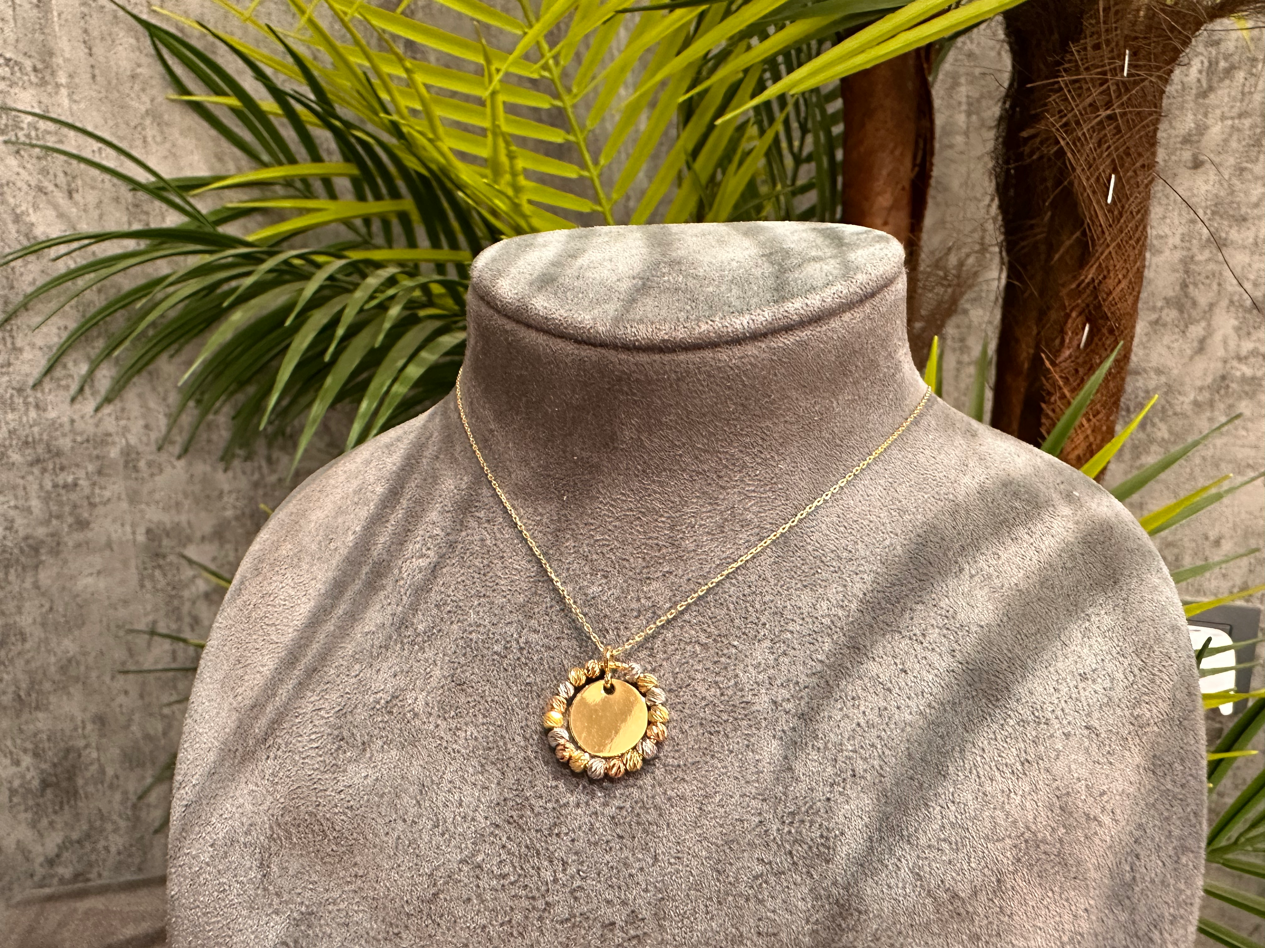 14 Ayar Altın Halka Formlu Kolye