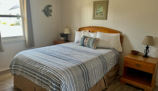 One-Bedroom Cottages feat. 1 Queen Bed.