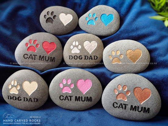 Hand-Carved-Rocks-Engraved-Stone-Custom-Pet-Gift-Paw-Heart-Cat-Mum-HCR020_3b.jpg