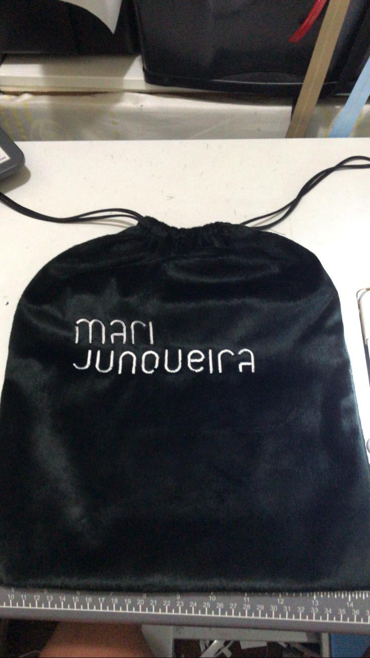 Mochila tipo saco bordada