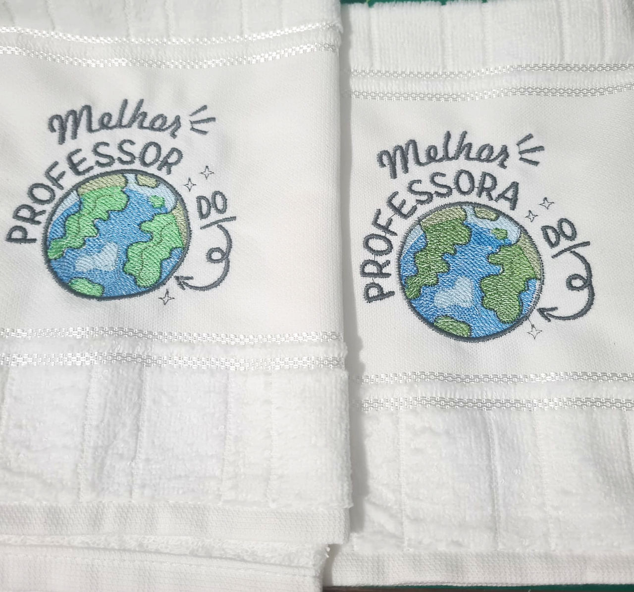 Toalha bordada Melhor Professor do mundo - matriz grátis