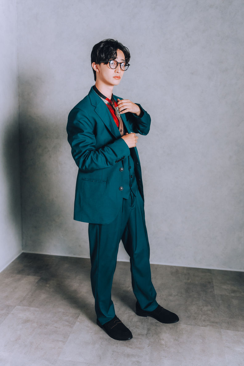 グリーンのスーツセットアップ